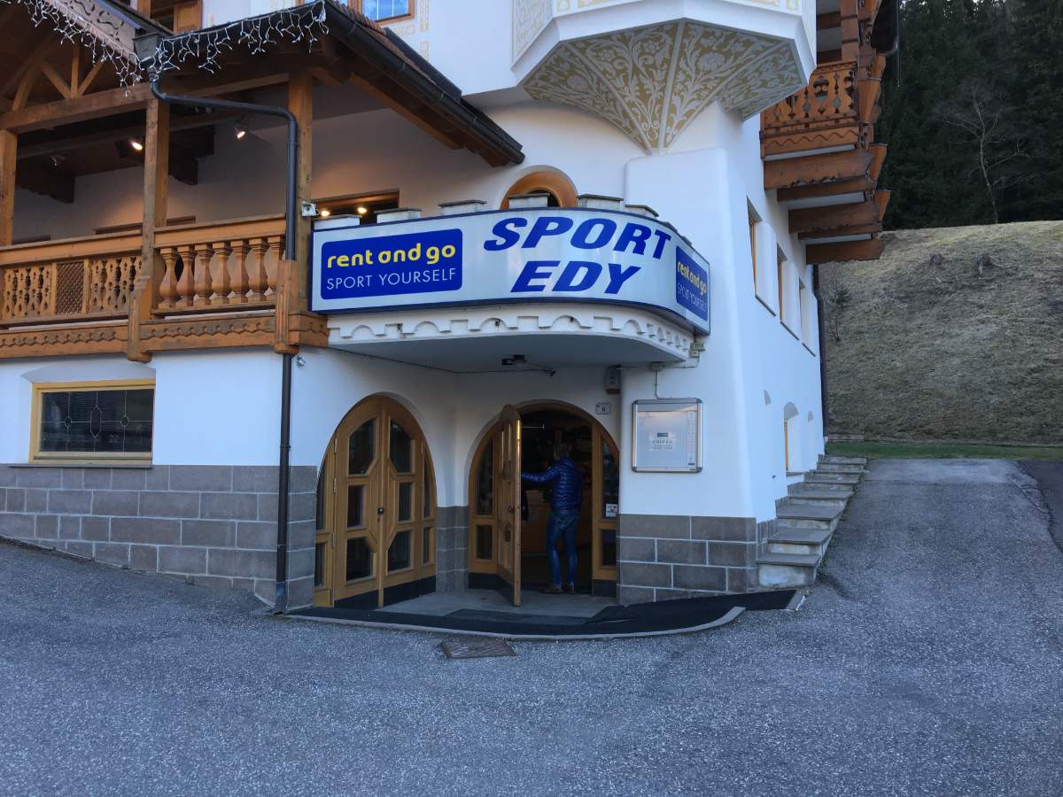 Ski rental Pozza Di Fassa (Sèn Jan, San Giovanni) - Val di Fassa - Rent and Go Sport Edy (Pozza di Fassa) - Foto 0